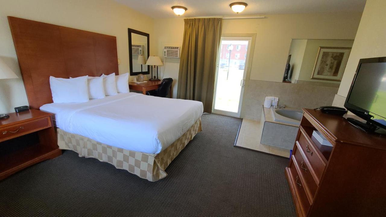 Travelodge By Wyndham Gananoque Zewnętrze zdjęcie