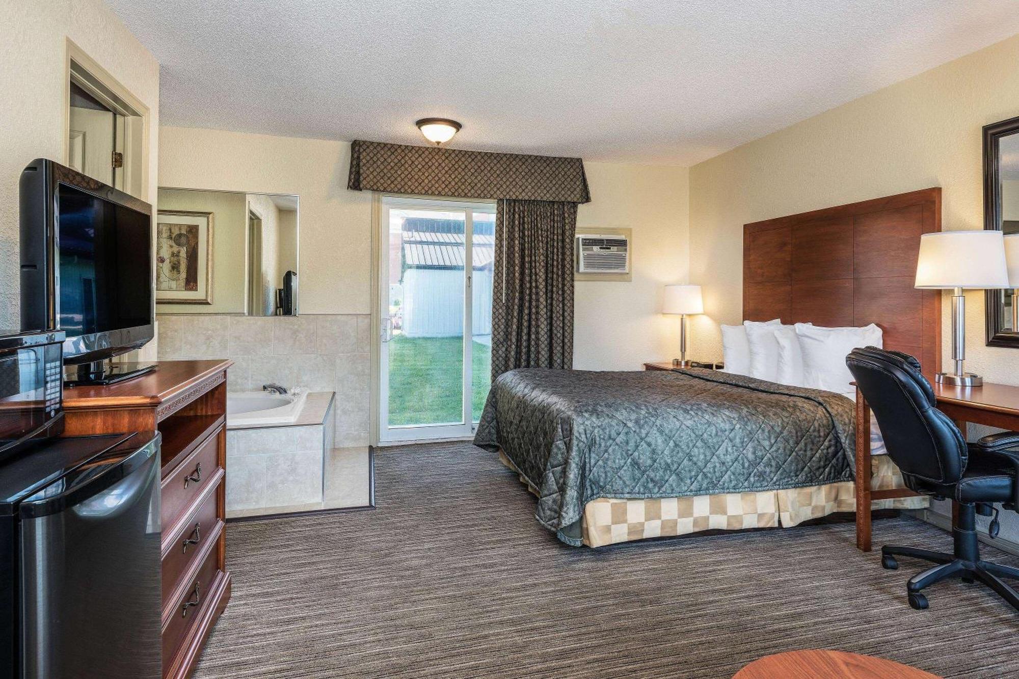 Travelodge By Wyndham Gananoque Zewnętrze zdjęcie